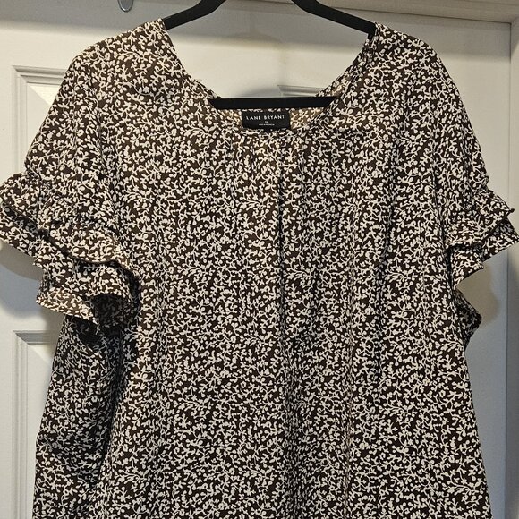 SUMMER SALE! PRICE DROPPED! Women's 24, Lane Bryant ruffled short sleeve blouse - Picture 1 of 3